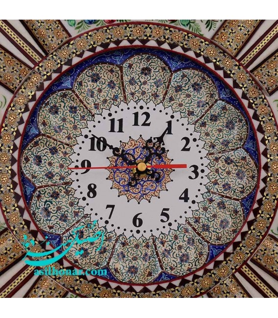 Horloge murale khatam et en émail 