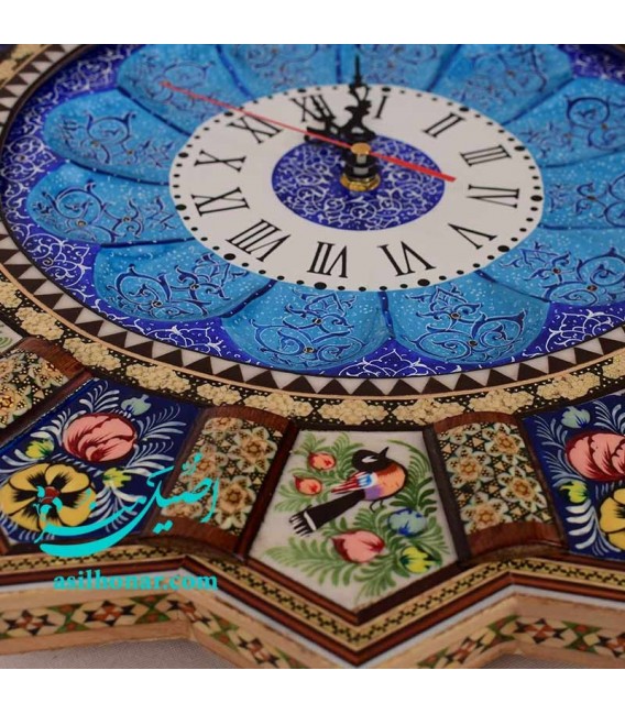 Horloge khatamkari en forme de soleil
